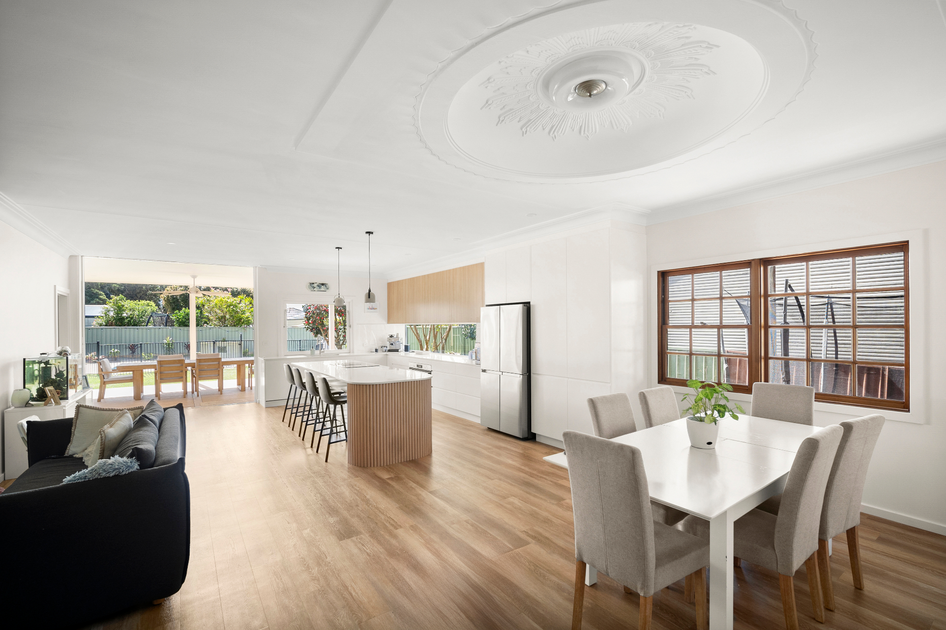 Contemporary coastal living